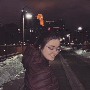 Meet your Posher, Elyse